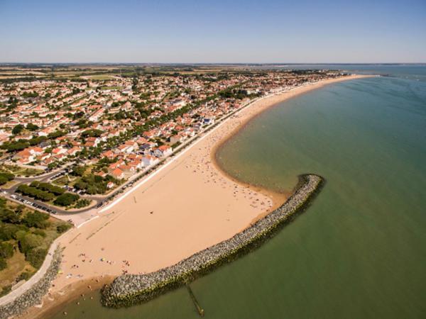 Maison *** Avec Cour 3Km Plage Et La Rochelle Saint-Vivien  Exteriör bild